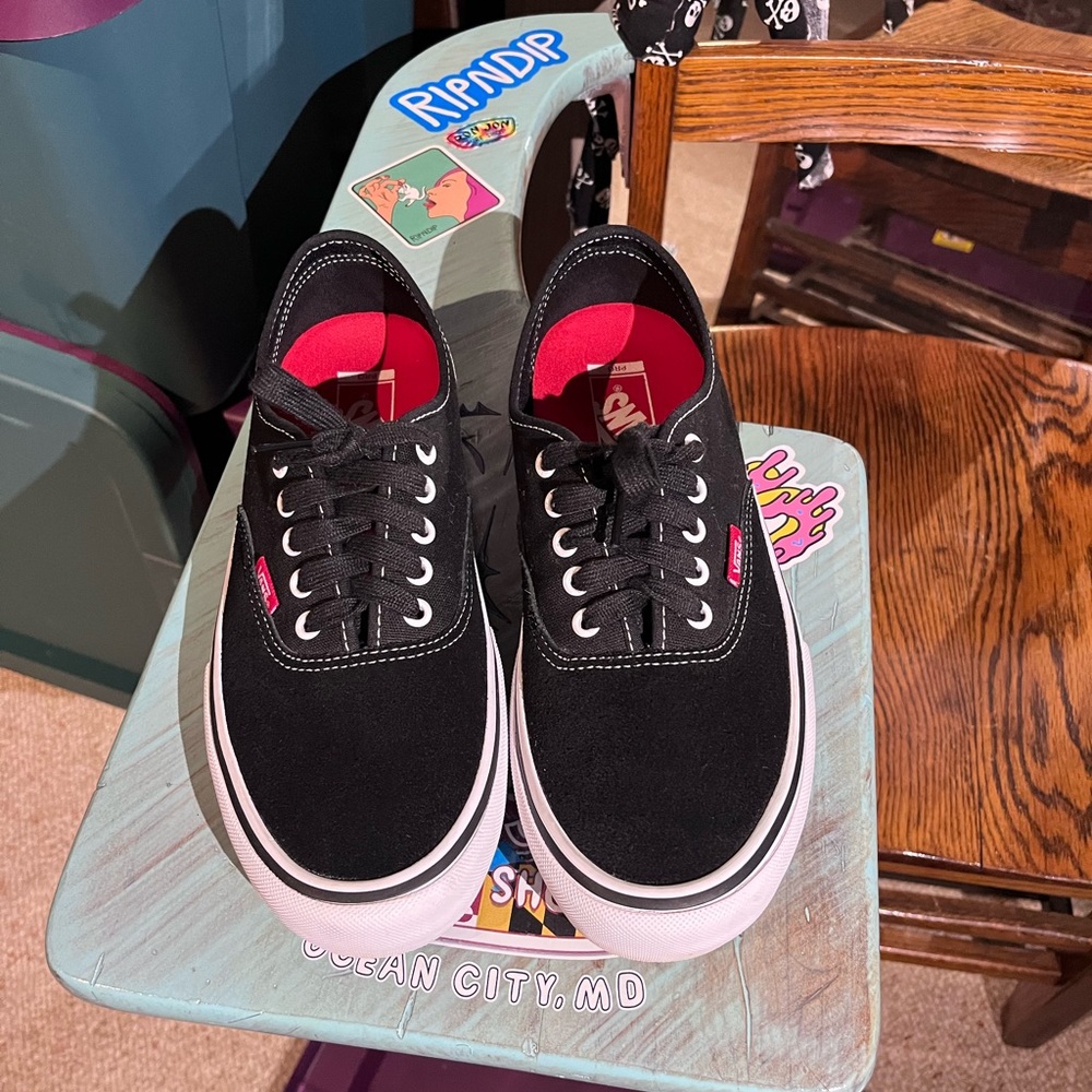 Men’s Size 9 VANS Authentic Pro practically new. No box not sure where that went
